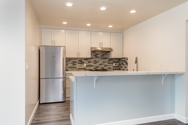 KITCHEN - 183 Central Ave