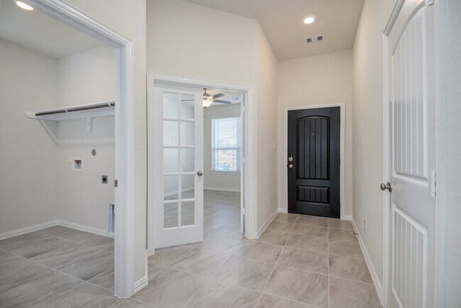 Foto del edificio - 4472 Lone Alcove Dr