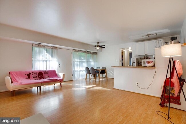 Foto del edificio - 7741 Donnybrook Ct