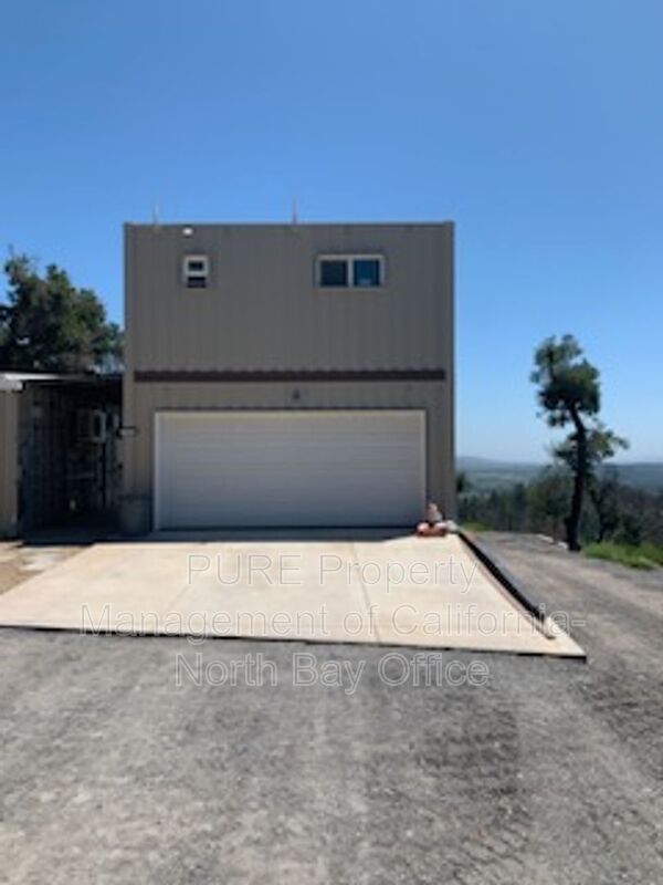 Building Photo - 1004 Pythian Rd