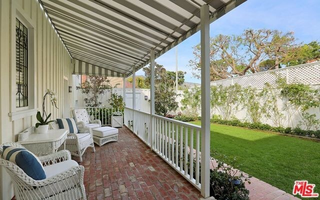 Foto del edificio - 23430 Malibu Colony Rd