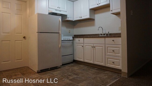 Building Photo - 13775 SW Larch Pl