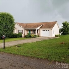 Building Photo - 2188 Samanthas Wells Ln