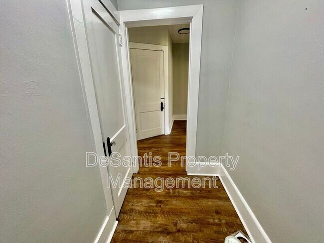 Foto del edificio - 1201 Creedmoor Ave