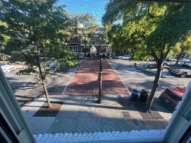 Building Photo - 19 Market St