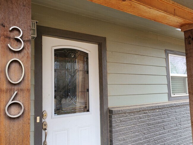 Foto del edificio - Cute 3 bedroom 2 bath Home Near the GFAFB!!!