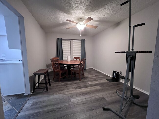 Building Photo - 2729 Lawndale Dr