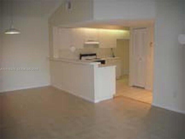 Foto del edificio - 18810 NW 57th Ave