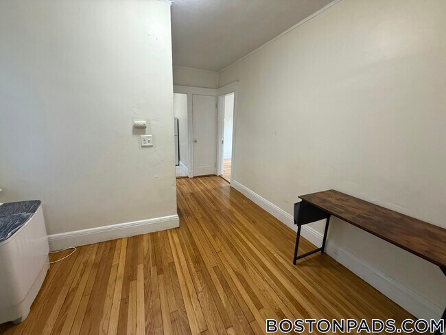 Building Photo - 1185 Boylston St