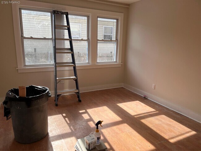 Foto del edificio - 43 California Ave