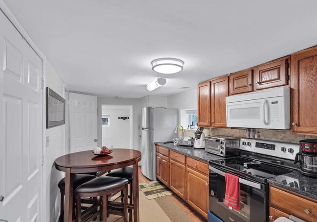 Foto del edificio - 3119 Clayborne Ave