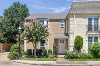 Building Photo - 671 N Post Oak Ln