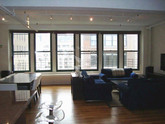 Foto principal - 11 W 17th St