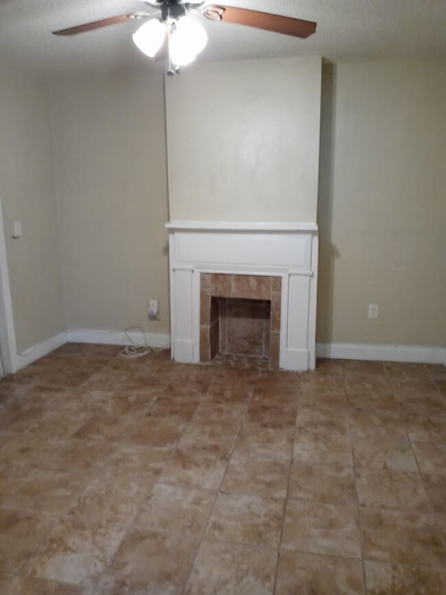 Building Photo - 1614 Urquhart St