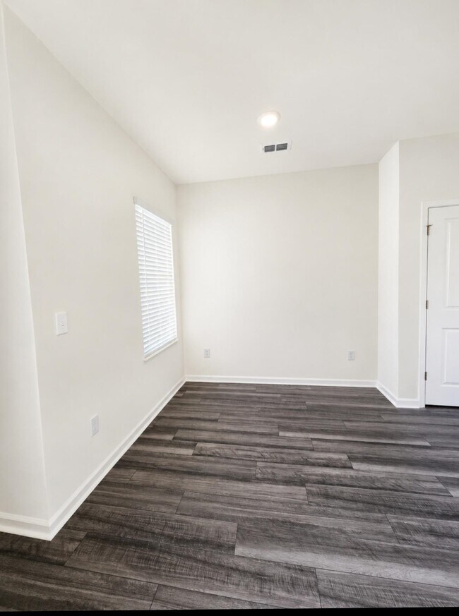 Building Photo - 423 Castillo Dr