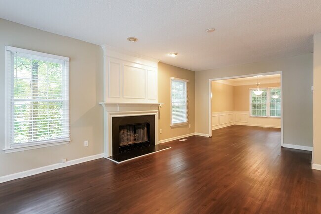 Building Photo - 4936 Bivens Dr