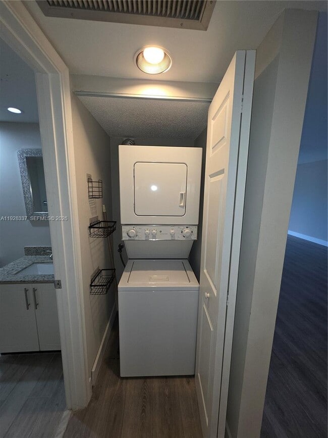 Building Photo - 1401 SW 128th Terrace