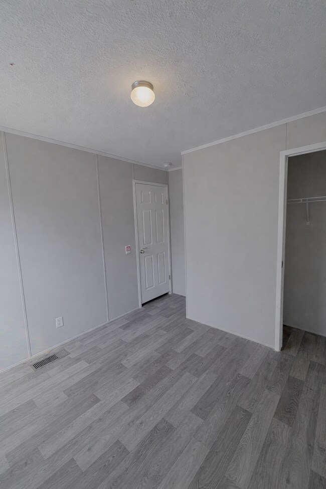 Building Photo - 248 Laurel Leah