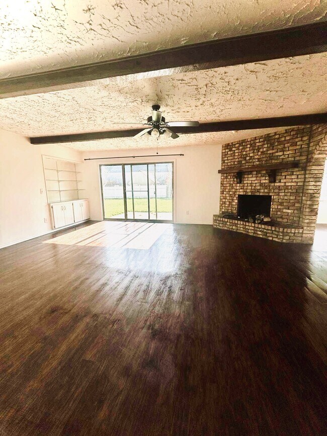 Foto del edificio - 4004 S Maple Ave