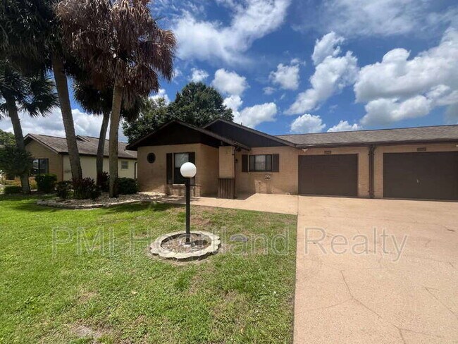 Foto del edificio - 156 Parkview Cir W