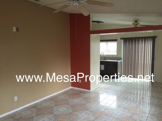 Foto del edificio - 1100 N Orangewood St