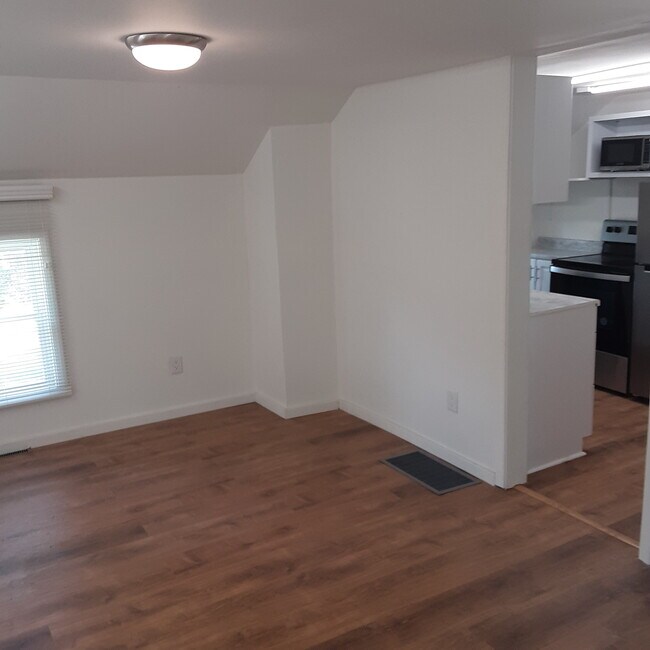 Building Photo - 46 Marcellas Ln
