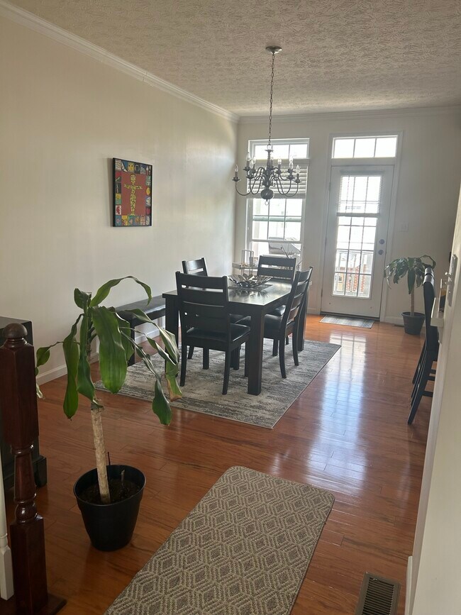 Foto del edificio - 2009 Village Run Rd