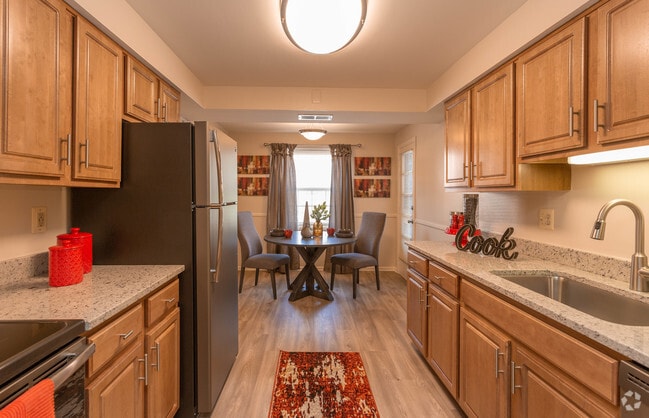 2BR, 2BA - 1100 SF - Cromwell Valley Apartments