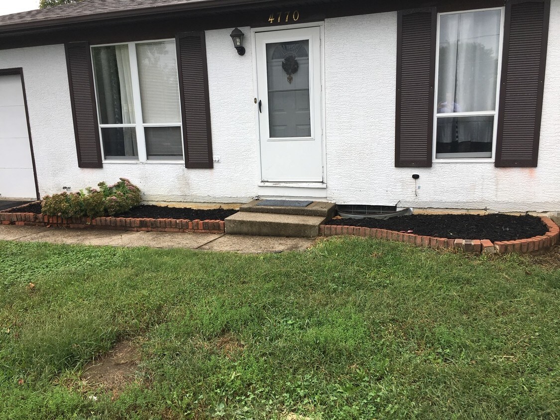 Foto principal - 4770 Etna Rd