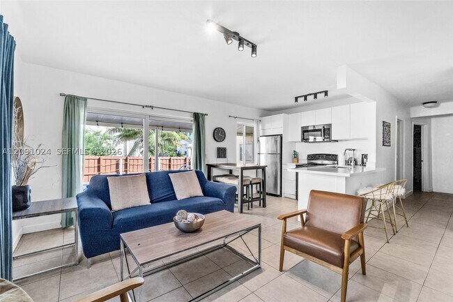 Foto del edificio - 1021 NW 23rd Ct