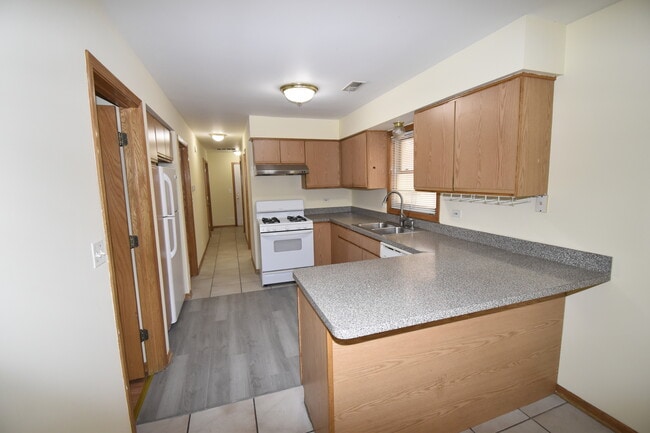 Building Photo - 2729 W 37th Pl