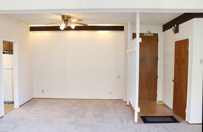 Building Photo - 35 28th Ave