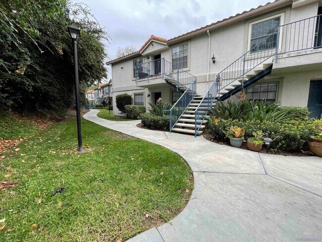 Building Photo - 10335 Azuaga St