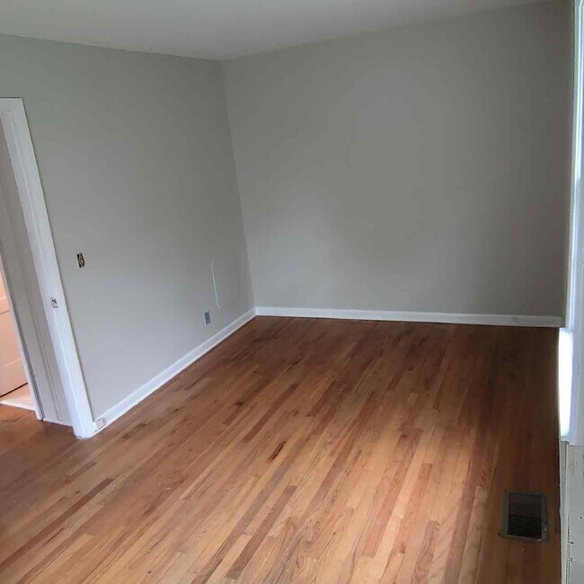 Foto del edificio - 1517 Sweetbriar Ave