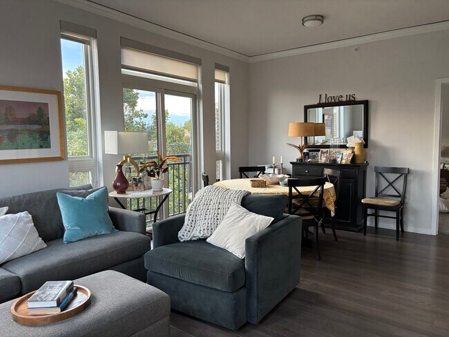 Foto del edificio - 1720 Central St