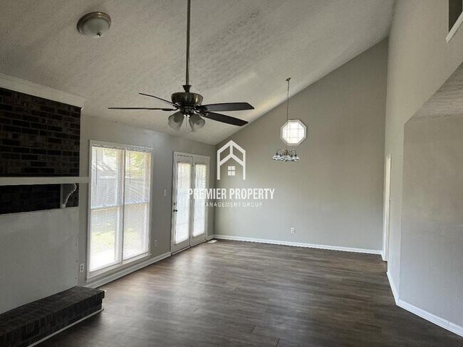 Building Photo - 1808 Countryside Ln NW