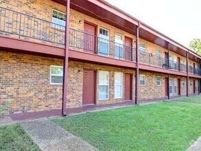 Foto principal - Westlawn Apartments
