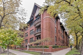 Building Photo - 1615 E Hyde Park Blvd