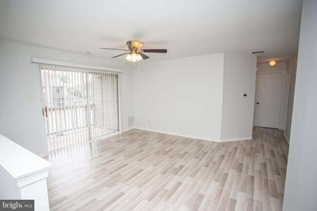 Foto del edificio - 608 Briarwood Ct