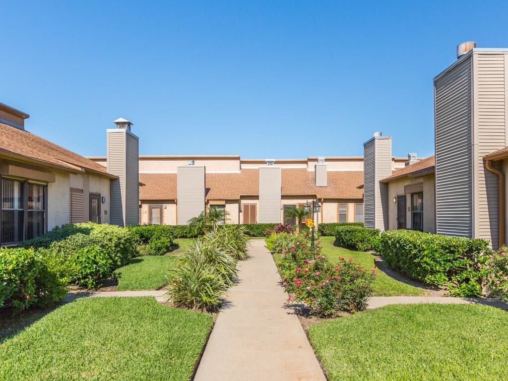 Foto principal - 3700 83rd St