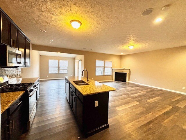 Foto del edificio - 6469 Lindsey Ln