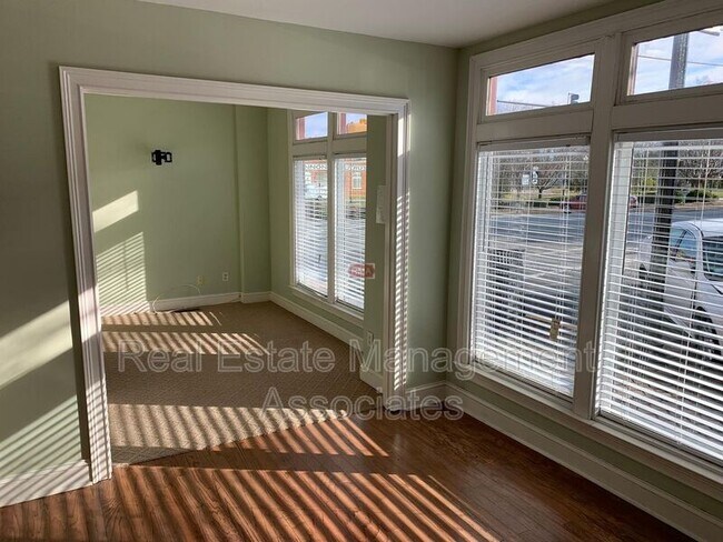 Foto del edificio - 137 N Hill St