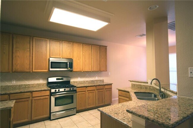 Building Photo - 1616 Chasewood Dr