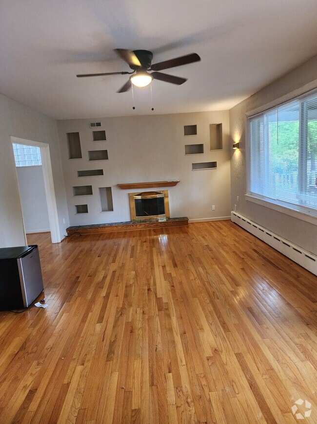 Building Photo - 5505 Beacon St