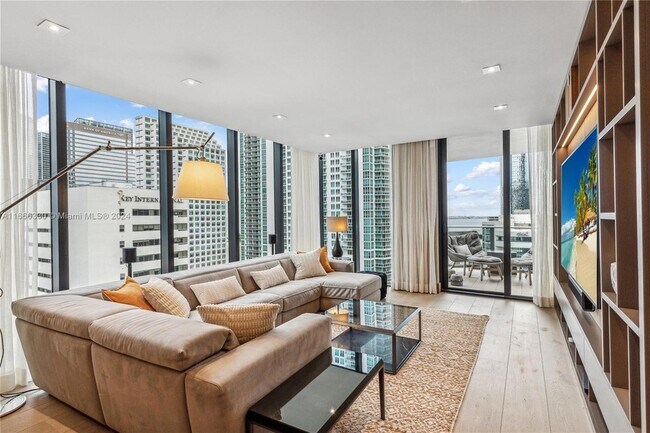 Building Photo - 1010 Brickell Ave