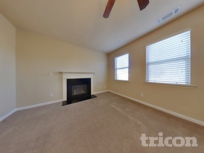 Building Photo - 266 Creek View Ln