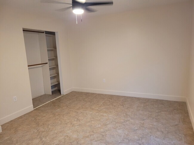 Foto del edificio - 6690 Cairo Rd