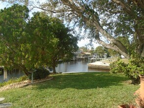 Building Photo - 991 April Ln