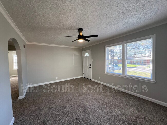 Foto del edificio - 904 Tampa Ave