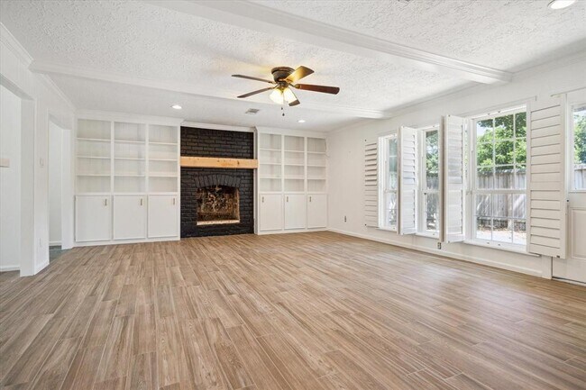 Foto del edificio - 5503 Oakhaven Ln